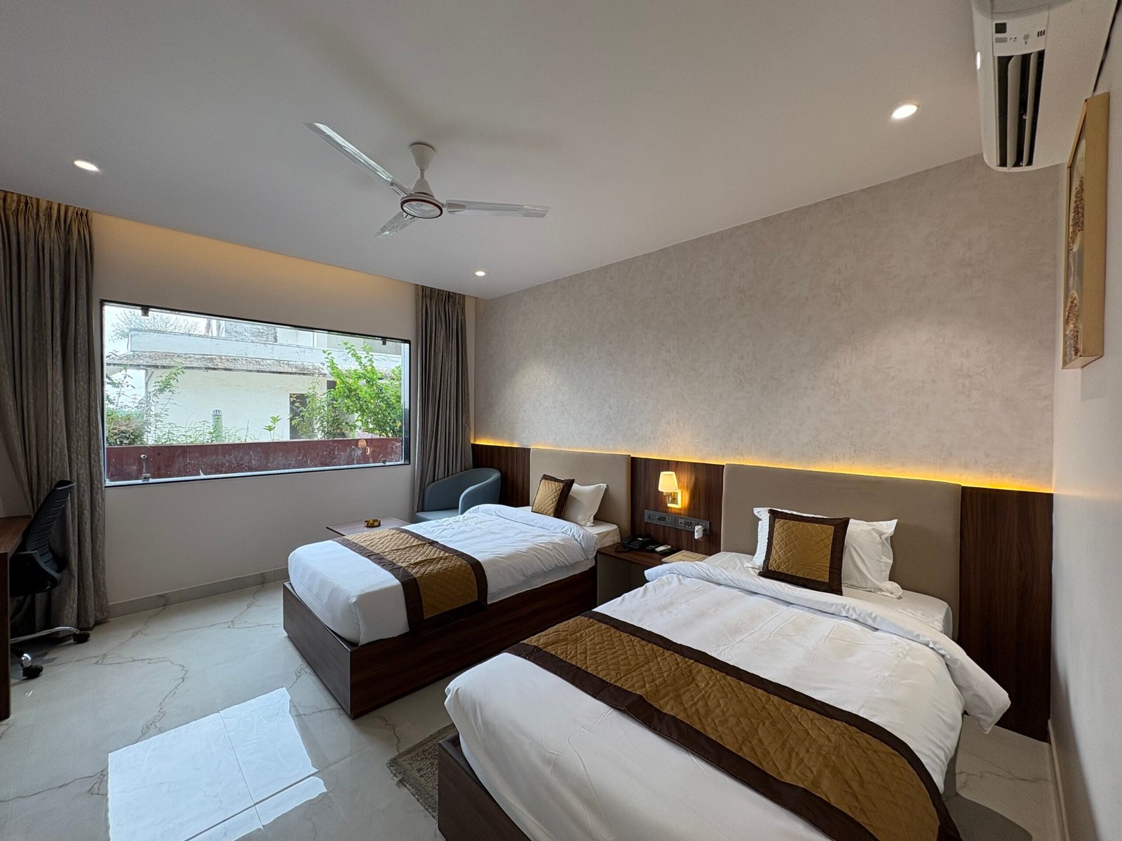 20251002_080622474_iOS